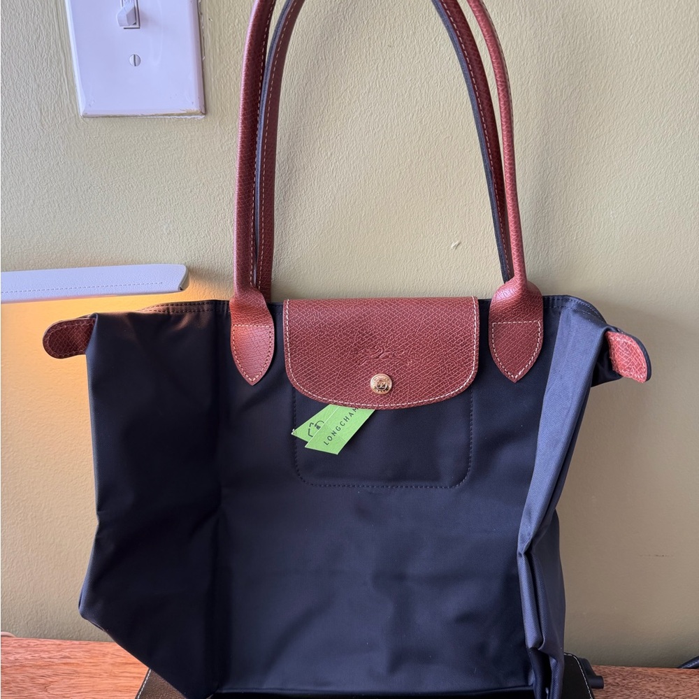 Longchamp Black Nylon Shoulder Bag with Brown Leather Flap and Straps - Picture 3 of 4